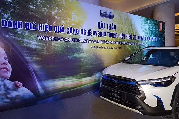 Xe oto hybrid phu hop voi dieu kien tai Viet Nam