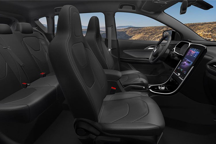 Theo công bố của VinFast, xe E34 có khả năng đi được quãng đường lên tới 300 km sau mỗi lần sạc đầy. Thời gian sạc chậm sạc đầy 100% cho pin của VF E34 là 8 giờ nhưng thời gian gian sạc nhanh đạt 80% dung lượng thì chỉ trong vòng chưa đầy 1 tiếng đồng hồ. Đặc biệt, chỉ cần sạc nhanh 15 phút là xe có thể di chuyển được quãng đường tới 80 km. Pin đạt tiêu chuẩn chống nước IP67. 