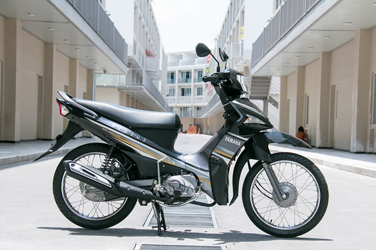 Rõ ràng với các mẫu xe cùng phân khúc, Yamaha luôn phát triển động cơ theo hướng thể thao, từ cách vận hành tới dung tích động cơ làm lợi thế cạnh tranh, nhưng điều này cũng đồng nghĩa với việc tiêu thụ nhiên liệu nhiều hơn so với dòng xe hướng đến cảm giác lái xe nhẹ nhàng.