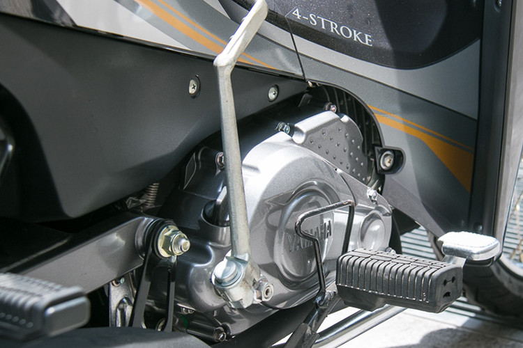 Xe vẫn kế thừa khối động cơ 4 thì, 2 van SOHC, làm mát bằng không khí, xi-lanh đơn, dung tích 115cc, cho công suất tối đa 8,7 mã lực tại 7.000 vòng/phút và mô-men xoắn cực đại 9,5 Nm tại 5.500 vòng/phút. Khi trải nghiệm xe trong đô thị, hay các cũng đường dài nó có cảm giác lái chắc chắn và cũng khá êm ái khi lăn bánh qua các cũng đường xấu ngoại ô.