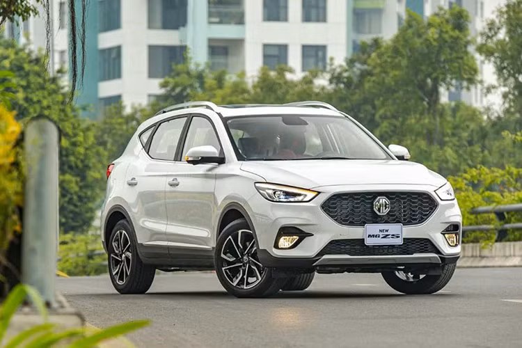 MG ZS tai Viet Nam giam con hon 400 trieu, re ngang xe hang A
