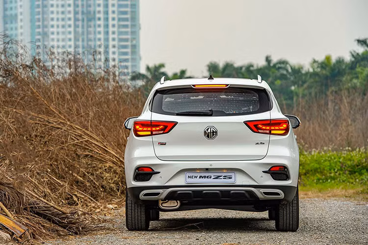 MG ZS tai Viet Nam giam con hon 400 trieu, re ngang xe hang A-Hinh-3