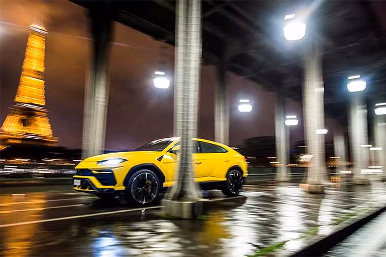 Trên phạm vi toàn cầu, thương hiệu Lamborghini cũng vừa kết thúc năm 2017 với kỷ lục doanh số chưa từng có trong lịch sử. Với mạng lưới 145 đại lý ở 50 quốc gia, Lamborghini đã bán được 3.815 xe trong năm 2017, tăng trưởng 10% so với 2016 (3.457 xe).