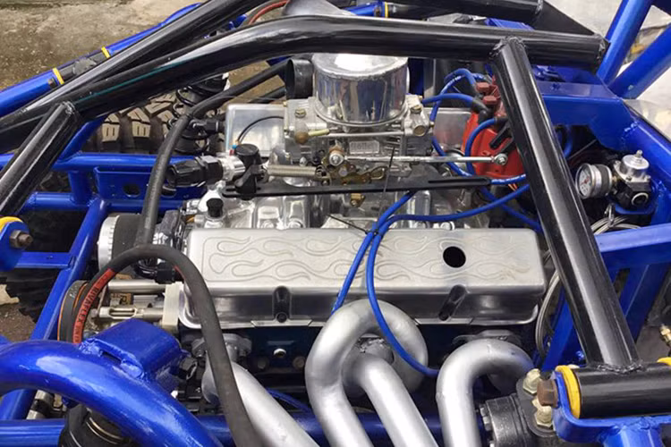 Hiện chiếc xe off-road Buggy đầu tiên Việt Nam đang được xưởng độ Vulcan4x4 hoàn thiện những chi tiết cuối cùng trước khi chuẩn bị tham gia cuộc thử nghiệm đầu tiên và ra mắt công chúng đam mê dòng xe "quái thú" dda địa hình này.