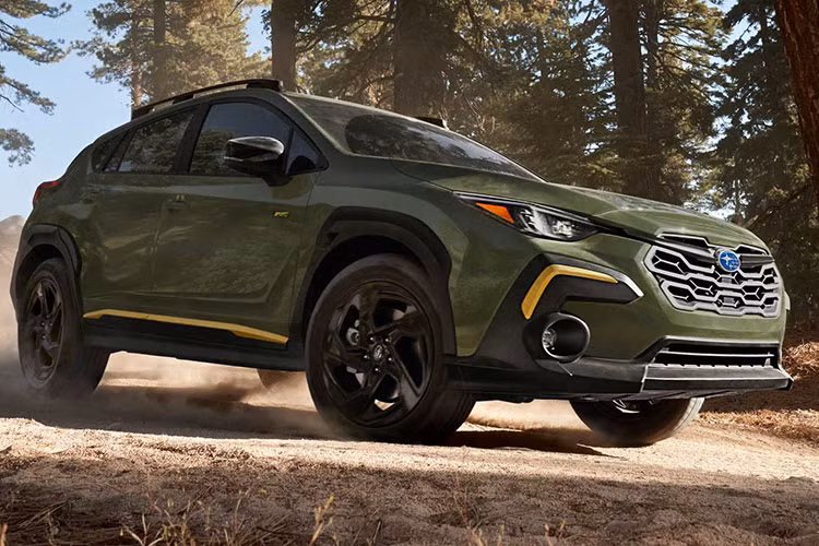 Mới đây, trang facebook chính thức của Subaru Asia đã bất ngờ đăng tải hình ảnh một góc của chiếc Crosstrek, đi kèm dòng trạng thái “Sắp ra mắt”. Ngay khi nhìn vào tấm ảnh, cộng đồng ngay lập tức nhận ra đây là mẫu Subaru Crosstrek 2024 mới.