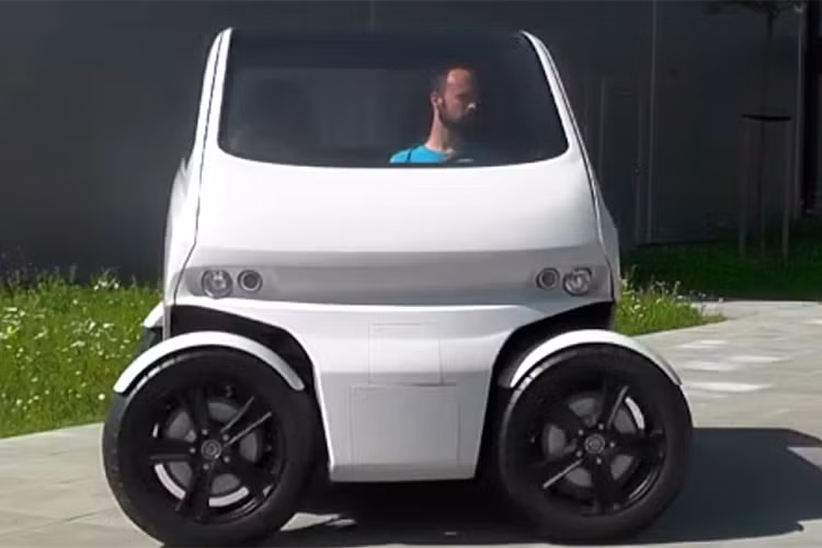 Bên cạnh đó, ngoài việc để có thể đậu được trong cả những không gian đỗ xe nhỏ nhất, EO còn cho phép xếp gọn lại.