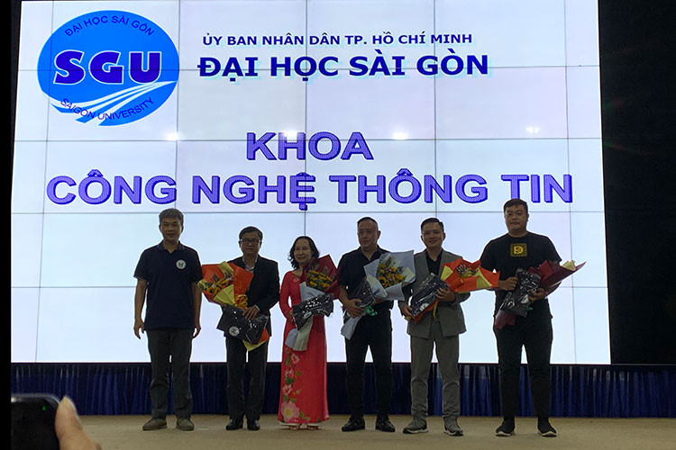 Dai hoc Sai Gon chao don tan sinh vien va ke hoach dao tao moi