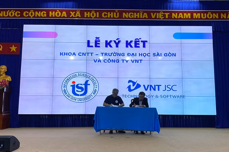 Dai hoc Sai Gon chao don tan sinh vien va ke hoach dao tao moi-Hinh-2