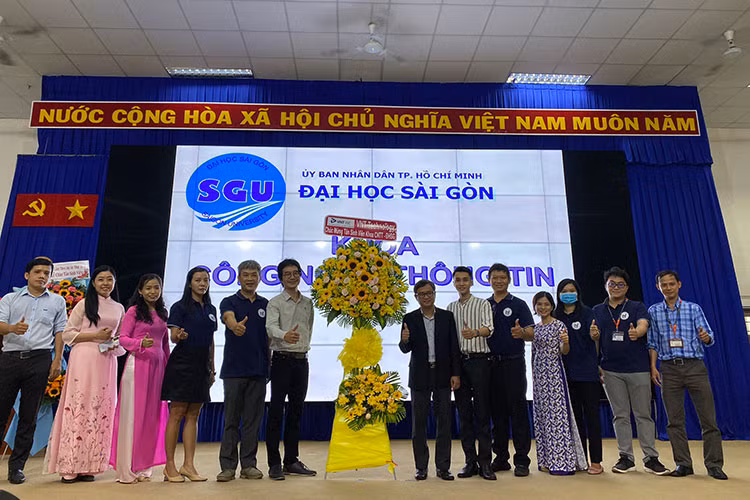 Dai hoc Sai Gon chao don tan sinh vien va ke hoach dao tao moi-Hinh-3