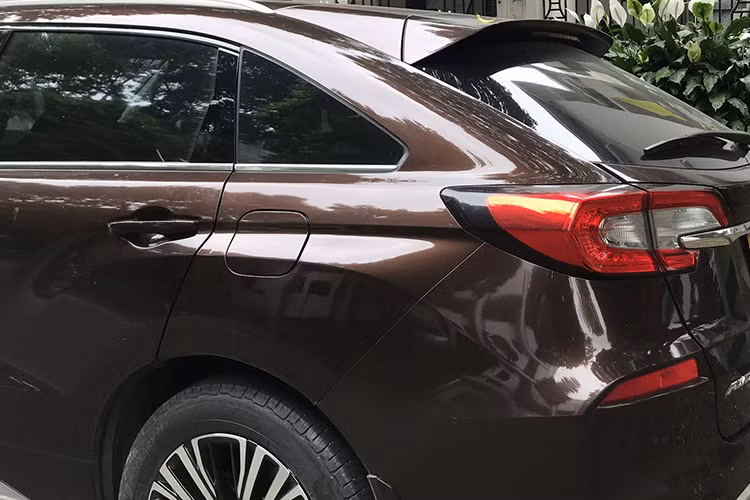 Ở phiên bản mới, thân xe SUV Honda Avancier sẽ dài hơn một chút với tổng số đo ở mức 4.858 mm. Ngoài ra, một số tùy chọn màu sơn mới cũng xuất hiện trên model 2020 tại thị trường qauee nhà - Trung Quốc.