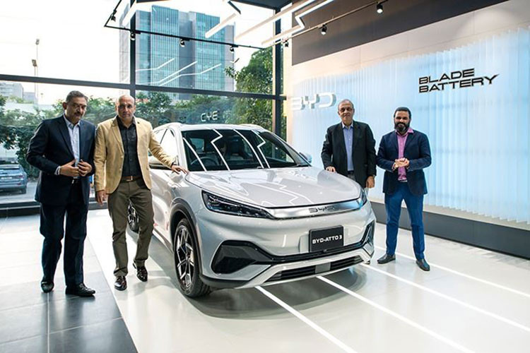 BYD vuot mat Mercedes, BMW lot top 10 hang oto ban chay nhat the gioi-Hinh-3