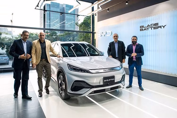 BYD vuot mat Mercedes, BMW lot top 10 hang oto ban chay nhat the gioi-Hinh-3