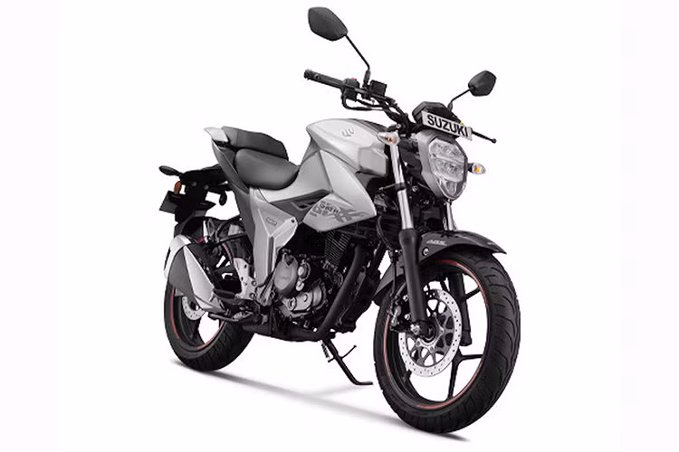 Dù được ưa chuộng bởi mức giá rẻ, tuy nhiên mẫu xe môtô Suzuki Gixxer 155 vẫn còn các nhược điểm như chỉ sử dụng chế hoà khí thay vì hệ phun xăng điện tử hay thiết kế khá "lành". Chính vì vậy sau 5 năm trên thị trường, mẫu xe này vừa được Suzuki tái thiết kế hoàn toàn vỏ ngoài và nâng cấp trang bị.