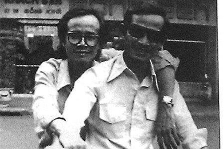 Từ đó, chiếc xe Honda 67 của nhạc sĩ Trịnh Công Sơn gắn bó với người cháu. Sau đó, người bạn của tôi sưu tầm được chiếc xe độc đáo này. Trong 1 dịp tình cờ, người bạn này chia sẻ lại chiếc xe cho tôi. Chiếc này có giấy chứng nhận, có cả cà vẹt (đăng ký xe), anh Hà cho hay.