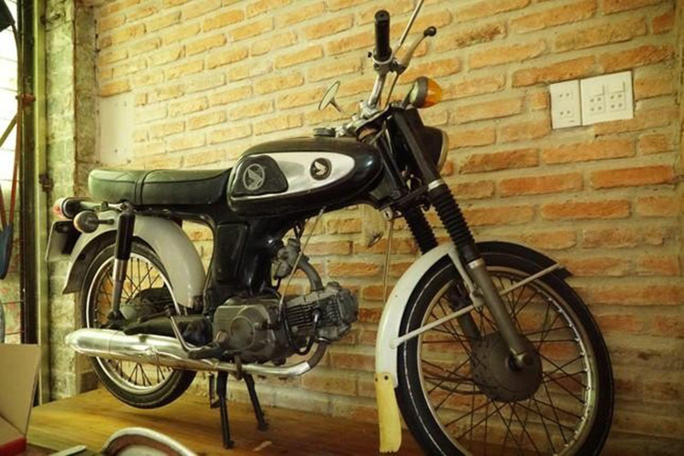 Honda 67 sớm có mặt tại Việt Nam từ trước Giải phóng, phục vụ việc đi lại của các tầng lớp dân cư. Hai dòng xe 67 chủ yếu thời đó là SS 50 (sản xuất năm 1967) và SS 50E (sản xuất năm 1971). Được mệnh danh là mẫu xe thể thao nhỏ gọn, trang bị động cơ mạnh mẽ, có thể đạt tốc độ tối đa lên tới 90 km/h.