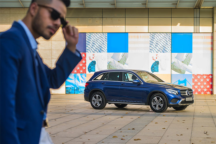 Xe được trang bị động cơ I4 2.0L đầy kinh tế, sản sinh công suất 184 mã lực. Đặc biệt, mô-men xoắn cực đại 300 Nm đạt được ngay từ vòng tua máy 1.200 vòng/phút. Xe tăng tốc 0 - 100 km/h chỉ trong 8 giây đi kèm hộp số 9 cấp 9G-TRONIC cùng với với 5 chế độ vận hành khác nhau.