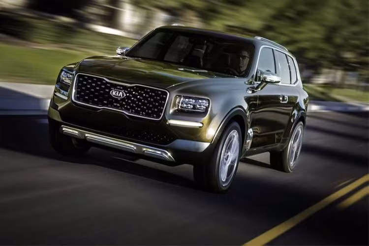 Khối động cơ I4 2,4 lít nói trên sản sinh công suất cực đại 195 mã lực và đi kèm với hộp số tự động 6 cấp. Trong khi đó, biến thể sử dụng máy xăng V6 GDI mạnh 290 mã lực lại được trang bị hộp số tự động 8 cấp.