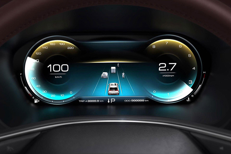 Tập trung lên khía cạnh công nghệ là một ưu điểm của xe, khi nó có trang bị “cấu trúc điện tử tân tiến” dựa trên Internet mới của Baojun. Nó có một hệ thống kết nối thông minh Banma mà đem đến khả năng tương tác giọng nói, các tính năng điều khiển từ xa thông qua điện thoại, cập nhật phần mềm không dây, cũng như mua hàng và thanh toán trực tuyến.