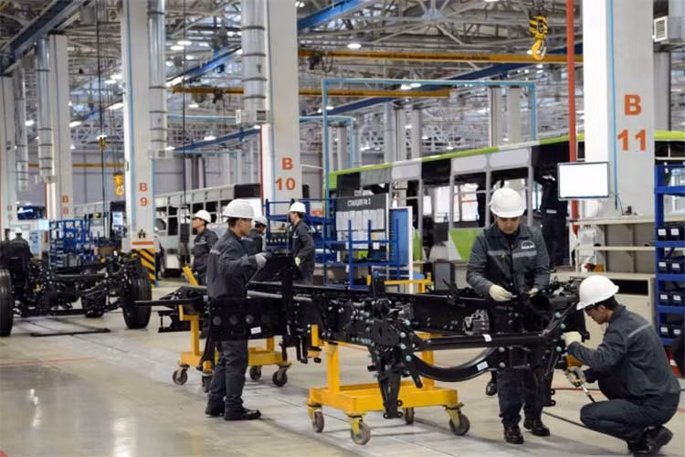 Nước này hiện đang xây dựng thêm hệ thống tàu điện ngầm dài 52,1 km ở Tashkent trong giai đoạn 2017-2021. Uzbekistan hiện là quốc gia duy nhất tại Trung Á có hệ thống tàu điện ngầm và được coi là một trong những hệ thống tàu điện ngầm sạch nhất thế giới.