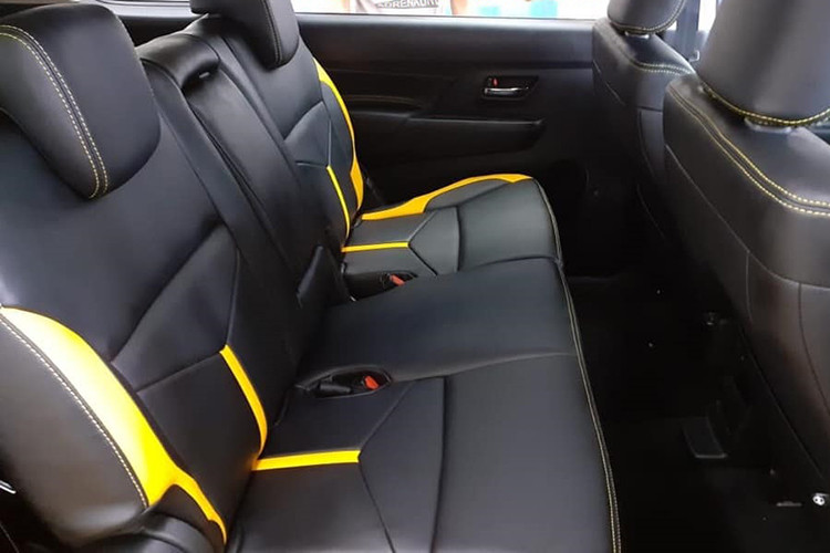 Suzuki XL7 sử dụng động cơ 4cyl thẳng hàng (mã K158) dung tích 1.5L (1.562 cc) sản sinh công suất tối đa 103 mã lực với mô-men xoắn cực đại 138Nm tại vòng tua từ 4.400 vòng/phút. Sức mạnh được truyền xuống cầu trước (FWD) thông qua hộp số tự động 4 cấp và sàn 5 cấp.