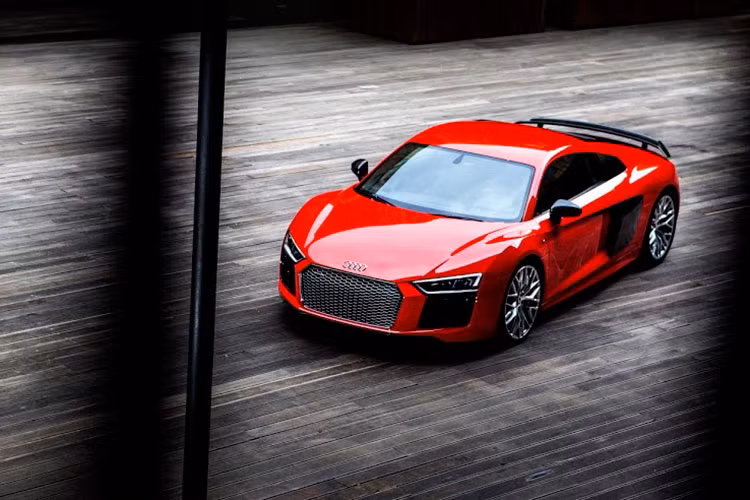 Audi R8 Coupé sau đó sẽ được trưng bày tại khu thể thao trong nhà của sân vận động Quần Ngựa ở Hà Nội cho sự kiện Audi Progressive lần đầu tiên được tổ chức ở Việt Nam vào từ ngày 9 -12/6/2016.