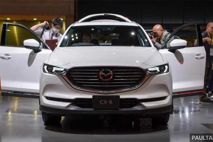 Trong lễ ra mắt mẫu CX-5 thế hệ mới tại Malaysia hồi năm ngoái, đại diện nhà phân phối Mazda tại đây đã chia sẻ việc mẫu CX-8 sẽ được bán ở các thị trường khác, thay vì chỉ riêng Nhật Bản như kế hoạch ban đầu. Nếu mọi kế hoạch thuận lợi, Malaysia sẽ là thị trường thứ hai ngoài Nhật Bản có bán mẫu xe Mazda CX-8 mới (sau Australia).