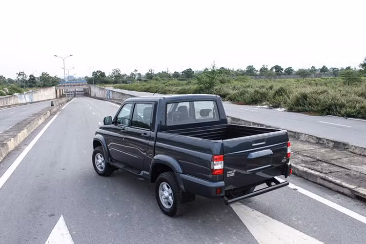 Với mức giá thuộc dạng "khá cao" so với mặt bằng chung hiện nay, những chiếc xe ôtô Nga UAZ này được nhiều người đánh giá sẽ cực kỳ khó "sống sót" trong cả 2 phân khúc vốn đang rất phát triển tại thị trường Việt Nam với nhiều lựa chọn có giá tương đương tới từ các hãng nổi tiếng của Mỹ và Nhật, Hàn... nhưng vượt trội hơn về mọi mặt.