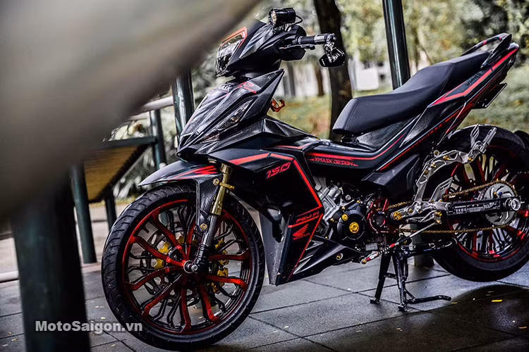 Kể từ khi ra mắt tới nay, Honda Winner 150 luôn là chủ đề "hot" trong giới chơi môtô, xe máy ở Việt Nam. Ngoài thiết kế gây tranh cãi, Honda Winner còn gây ấn tượng bởi bộ khung cứng cáp và đặc biệt là khối động cơ 150 cc DOHC thế hệ mới mạnh mẽ.