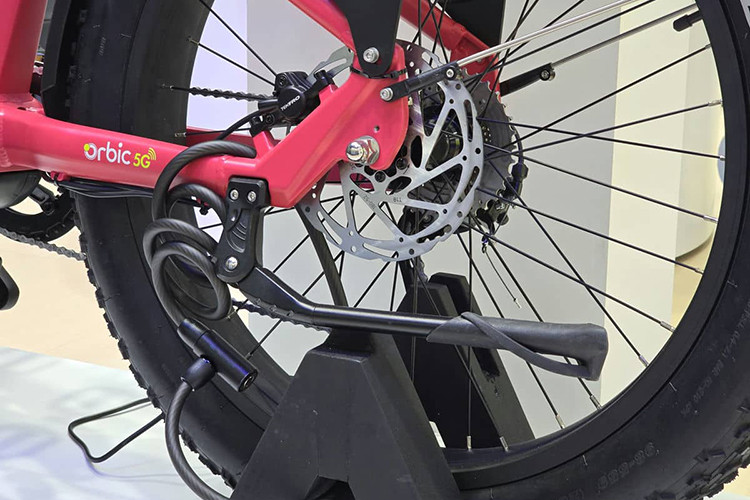 Đặc biệt, eBike 5G còn có thể hoạt động như một điểm phát sóng ở bất cứ nơi nào bạn cần và có thể kết nối với những chiếc xe đạp khác để tạo thành một cộng đồng.