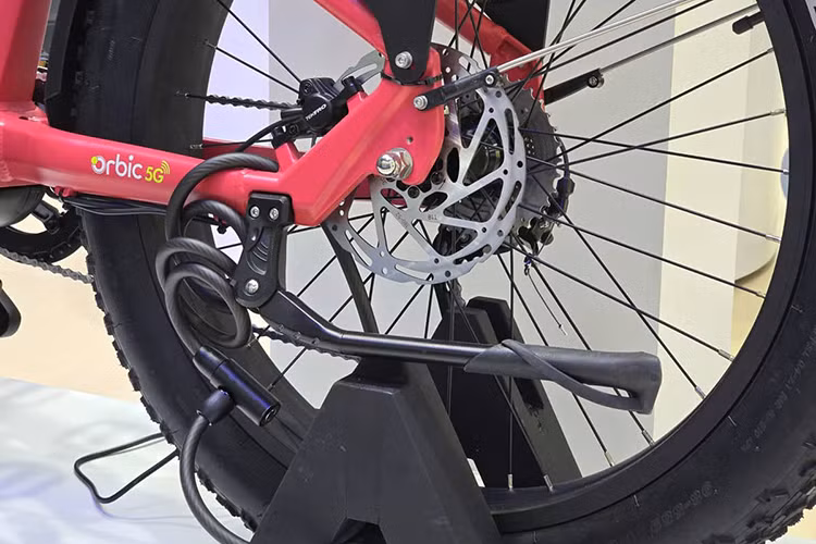Đặc biệt, eBike 5G còn có thể hoạt động như một điểm phát sóng ở bất cứ nơi nào bạn cần và có thể kết nối với những chiếc xe đạp khác để tạo thành một cộng đồng.