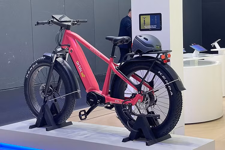 Theo nhà sản xuất, eBike 5G sử dụng AI để đảm bảo an toàn cho người lái và tự hào có các tính năng mở rộng kết nối và nâng cao trải nghiệm cho người lái.