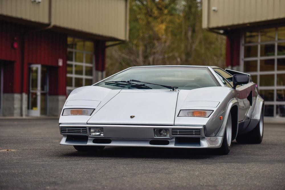 Một chiếc siêu xe Lamborghini Countach LP400 S Series II thuộc dạng "hàng hiếm" sẽ có mặt tại buổi đấu giá do hãng RMSothebys tổ chức tại Monterey, California, Mỹ vào 2 ngày 24 và 25/8/2018 sắp tới đây.