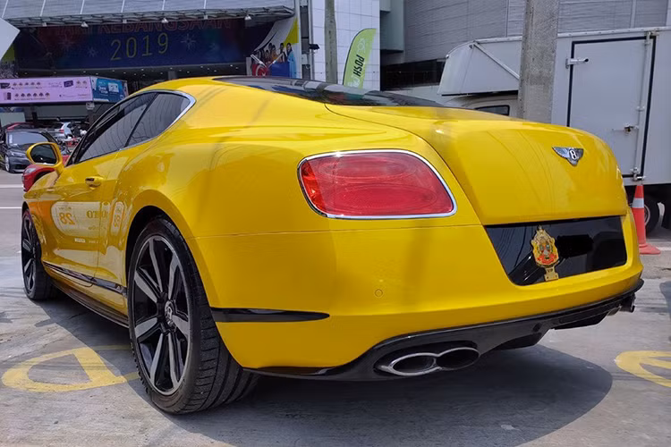 Bentley Continental GT V8 sở hữu khối động cơ dung tích 4.0 lít, tăng áp. Động cơ cho công suất tối đa đạt mức 528 mã lực, tăng 21 mã lực và mô-men xoắn cực đại 680 Nm, tăng 20 Nm.