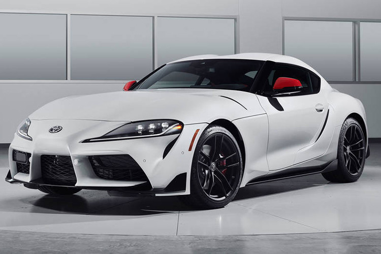 Động cơ trên Toyota Supra 2020 mới từ BMW Z4 M40i 2019 tạo ra công suất tối đa 382 mã lực và mô-men xoắn cực đại 500 Nm. Nhờ đó, BMW Z4 M40i 2019 có thể tăng tốc từ 0-96 km/h trong thời gian chỉ 4,4 giây. Xe được trang bị cả hệ thống giảm chấn thích ứng và khóa vi sai chống trượt điều khiển điện...