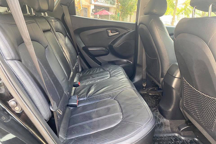 Đối với những khách hàng yêu thích thương hiệu xe Hyundai, động cơ máy dầu này trên Tucson 2010 không còn gì lạ bởi nó từng được lắp trên các mẫu xe đàn anh SantaFe nhập khẩu trong giai đoạn 2009 – 2011.