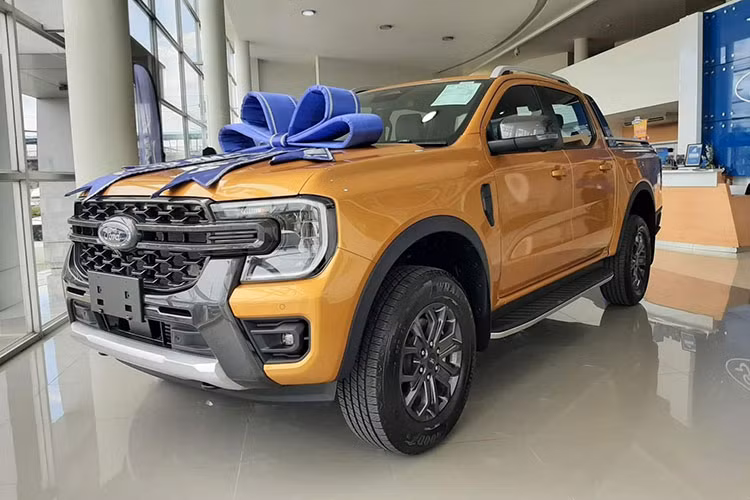 Không chỉ là xe bán tải bán chạy nhất phân khúc, Ranger còn là mẫu xe có doanh số tốt nhất của Ford Việt Nam và được vinh danh ở vị trí thứ 4 trong danh sách 10 xe bán chạy nhất thị trường sau Mazda CX-5 (1.725 xe), Mitsubishi Xpander (1.701 xe), Toyota Corolla Cross (1.694 xe).
