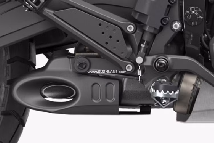 Hành trình của hệ thống treo là 200mm và không có khả năng điều chỉnh độ nén hoặc nảy hồi ở cả hai đầu. Ở phía sau bộ giảm xóc WP APEX Emulsion có thể điều chỉnh tải trọng.