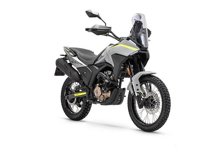 Nhằm đáp ứng cho nhiều tập khách hàng, các nhà sản xuất cũng đã cho ra mắt các dòng Adventure với mức dung tích xy lanh chỉ từ 50 - 150cc. Mới đây nhất, Morbidelli – nhà sản xuất xe mô tô đến từ Ý, với đối tác liên doanh Trung Quốc - đã cho ra mắt mẫu xe mới mang tên Morbidelli T125X 2025 mới.