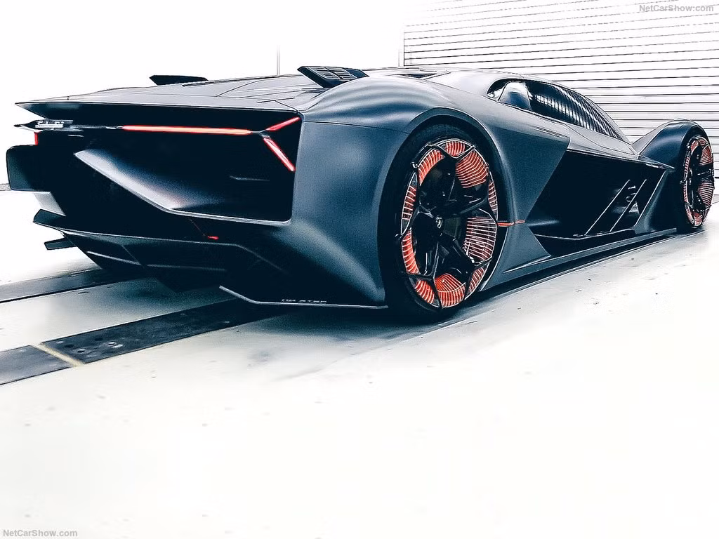 Mỗi bánh xe gắn một động cơ điện. Lamborghini Terzo Millennio cũng thể hiện những bước đầu tiên của thương hiệu bò tót trong việc tạo ra một "Lamborghini Electric". Lamborghini Terzo Millenio mang tính thẩm mỹ được hình thành bởi Lamborghini Centro Stile, thể hiện tinh thần thiết kế từ tương lai, những thay đổi cơ bản trong công nghệ và nét mới của Lamborghini. Một ví dụ cụ thể là chữ ký đặc trưng của Lamborghini ở đèn pha phía trước và sau.