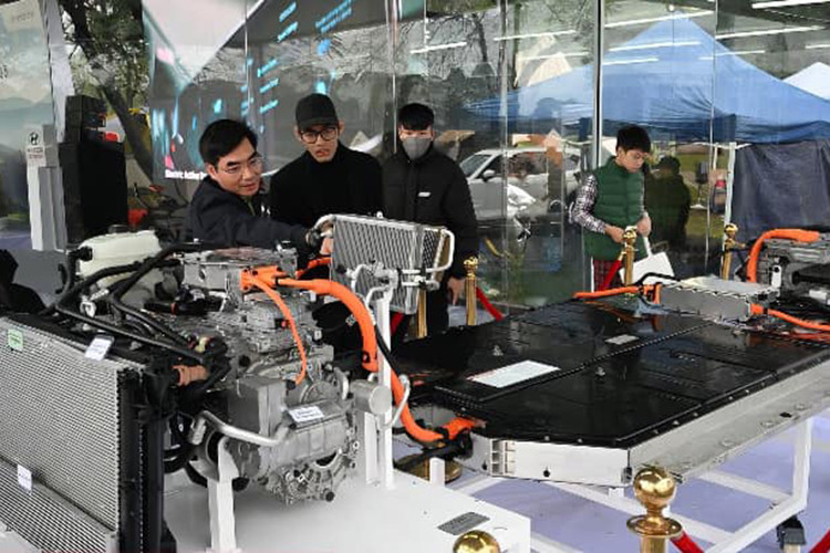 Trien lam Xe dien hoa 2024 dau tien thu hut nguoi tieu dung Viet-Hinh-3