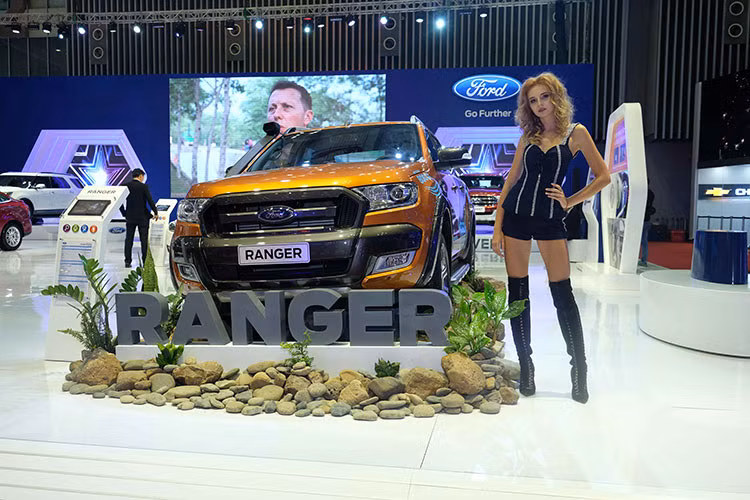 Cùng với việc mở rộng mạng lưới trên toàn quốc, Ford cũng cam kết duy trì sản xuất cho các dòng xe có nhiều giá trị của mình tại nhà máy ở Hải Dương, như EcoSport, Focus, Fiesta và xe thương mại Transit. Cam kết này còn bao gồm cả các đầu tư phát triển nguồn nhân lực, các chương trình đào tạo, và các hoạt động sản phẩm toàn cầu trong tương lai.