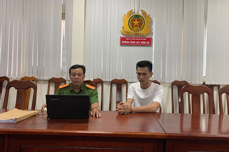 Theo thông tin mà Cơ quan CSĐT Công an TP. HHCM cho biết, hiện đã mở rộng điều tra vụ án Phan Công Khanh "Lừa đảo chiếm đoạt tài sản", "Lạm dụng tín nhiệm chiếm đoạt tài sản" khi đã có thêm 3 đơn tố cáo cò siêu xe Phan Công Khanh và đồng bọn.