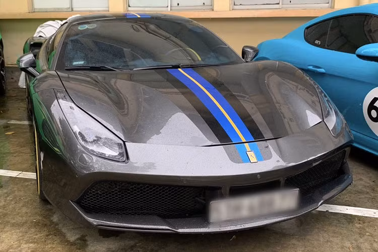 Phan Công Khanh cũng cầm cố/bán chiếc Ferrari 488 GTB của một đại gia An Giang với "giá mềm", hiện trên thị trường xe cũ nó có mức giá khoảng 10 tỷ đồng. Được biết, Ferrari 488 GTB màu xám lông chuột này là chiếc siêu xe đầu tiên về Việt Nam.