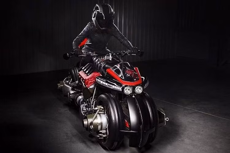 Ý tưởng về một chiếc siêu môtô vừa đi, vừa bay được đã được nhiều người nghĩ tới từ lâu; nhưng cho tới nay chưa từng ai hiện thực hóa và đưa vào sản xuất thương mại. Đó là lý do khiến nhiều người hoài nghi về LMV 496, ngay cả khi Lazareth đã từng tạo ra nhiều mẫu môtô đột phá.