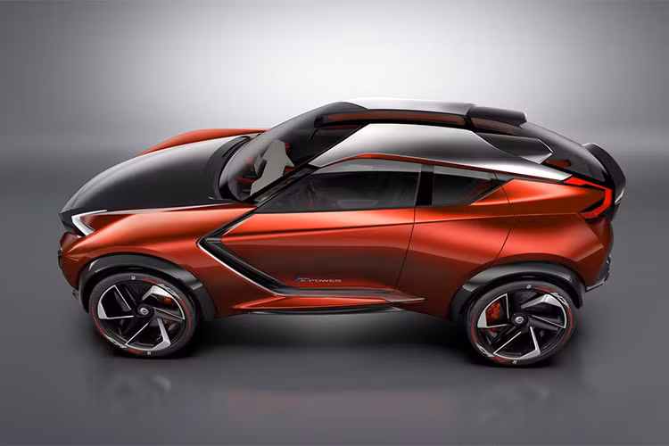 Thế hệ đầu tiên của Nissan Juke ra mắt lần đầu tại Geneva Motor Show 2010 nhằm đáp ứng nhu cầu của người dùng về xe crossover, tuy nhiên nó lại không được đánh giá cao ở thị trường Mỹ và Việt Nam dù khá tốt. 