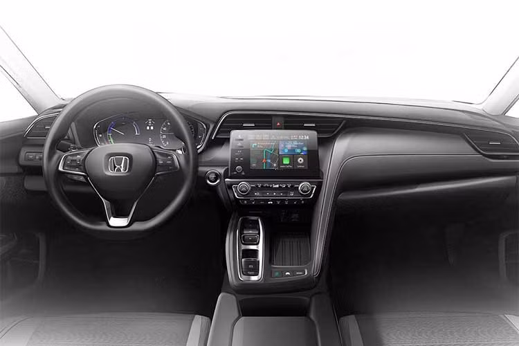 Bên trong nội thất của chiếc xe Honda Insight hoàn toàn mới này, cho dù vẫn có các thiết kế mới nhưng trên bảng đồng hồ, cụm điều khiển hệ thống điều hòa và cả các nút bấm trên tay lái vẫn kế thừa các chi tiết thiết kế của các mẫu xe du lịch hiện tại của Honda.