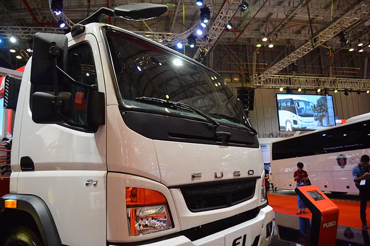 Điển hình trong những năm qua, có thể kể tới chương trình “Chăm sóc xe Canter” tổ chức hàng năm vào tháng 4 và tháng 10, các chương trình tri ân khách hàng sử dụng xe Fuso Canter, miễn phí kiểm tra và bảo dưỡng, giảm giá 20 - 40% khi mua phụ tùng chính hãng...