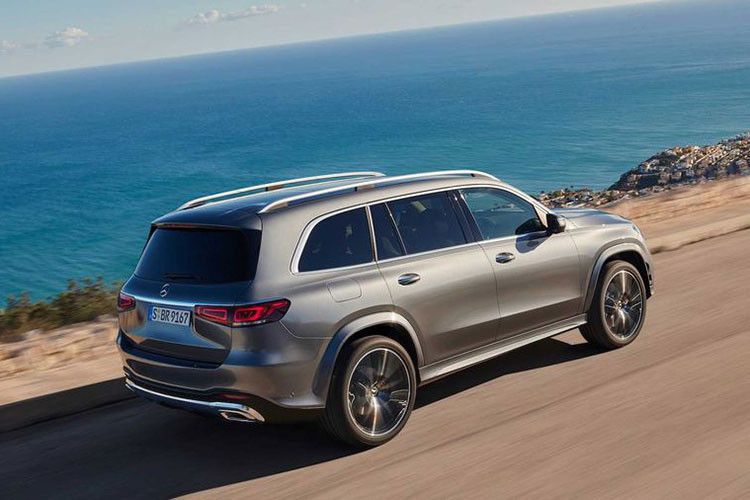 Có thể nhiều người không để ý tới điều này, nhưng Mercedes-Benz GLS 580 2020 sở hữu chiều dài hơn 5mm so với GLS 450 4Matic 2020, chiều dài tổng thể của GLS 580 là 5.212mm.