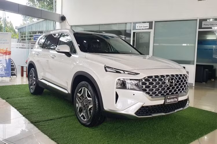 Loat xe SUV tai Viet Nam giam gia tram trieu dong… van e am-Hinh-3