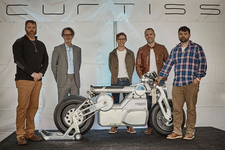 Được thành lập vào năm 1991, Confederate Motors nổi lên là hãng chuyên làm ra những siêu phẩm hàng hiếm làm từ nhôm nguyên khối. Từ năm 2017, Confederate Motors đổi tên thành Curtiss Motorcycle và chuyển hướng sang phát triển môtô điện. Một năm sau, siêu phẩm môtô điện Curtiss Zeus ra đời.